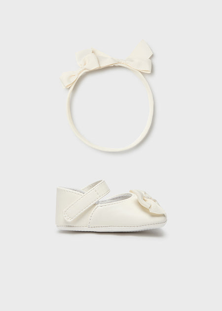 Ivory Bow Shoe w/ Headband image 0
