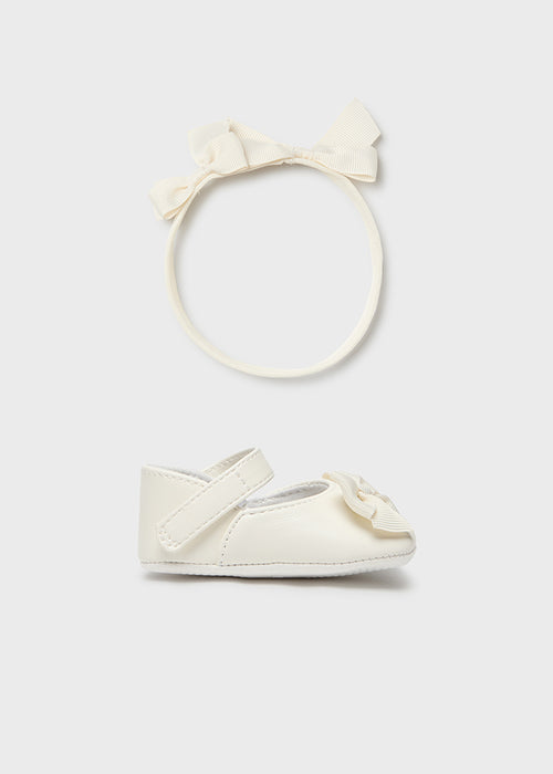 Ivory Bow Shoe w/ Headband image 0